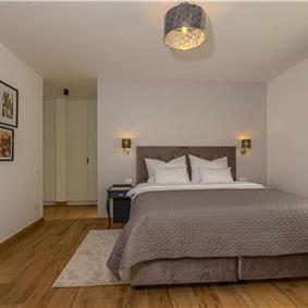 5 bedroom villa with pool near Crikvenica, sleeps 10